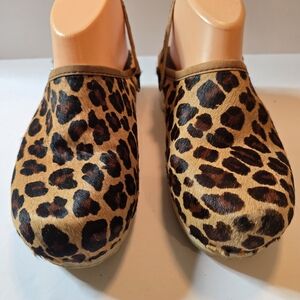 Hanna Andersson Leopard Print Slip-On Clogs in Tan and Dark Brown Women Sz 37